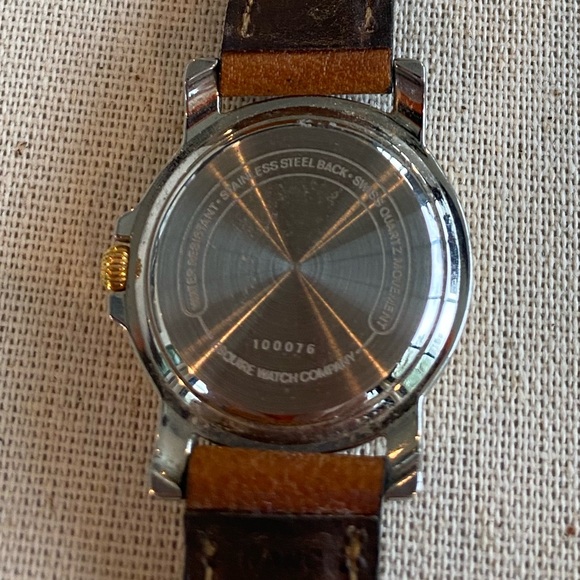Vintage ESQ Two Tone Round Quartz Watch w/Leather Band - Picture 6 of 10